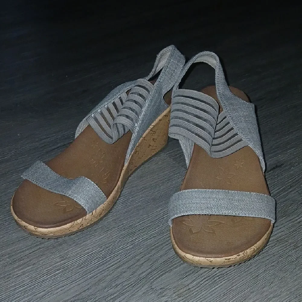 Skechers luxe foam tan Women's Wedge Sandals Style 38527 Sz 9 NWOT